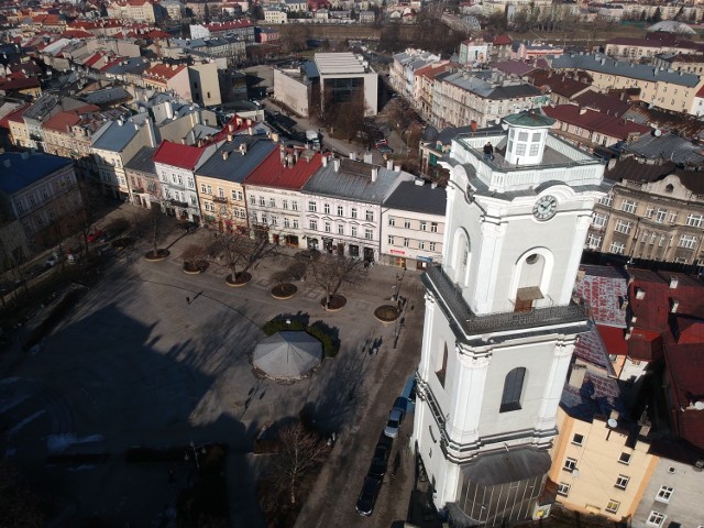 Wielkimi krokami zbliża się długi majowy weekend. Dla wszystkich, którzy planują spędzić go w Przemyślu, przygotowano specjalne weekendowe kalendarium. Gdzie się wybrać? Co warto zobaczyć? Sprawdźcie!

Zobacz także: Agnieszka Cegielska i jej sposoby na wiosenne przesilenie
