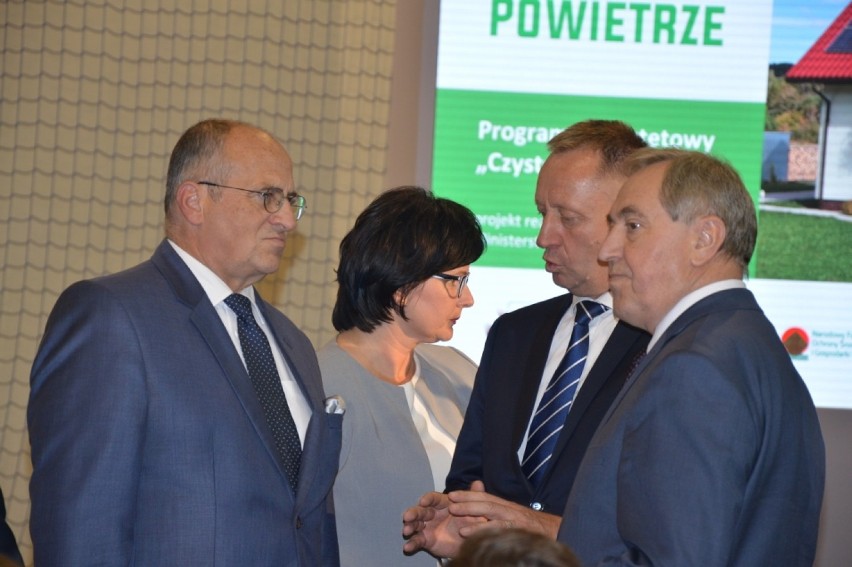 Premier Morawiecki o Czystym powietrzu i płacy minimalnej