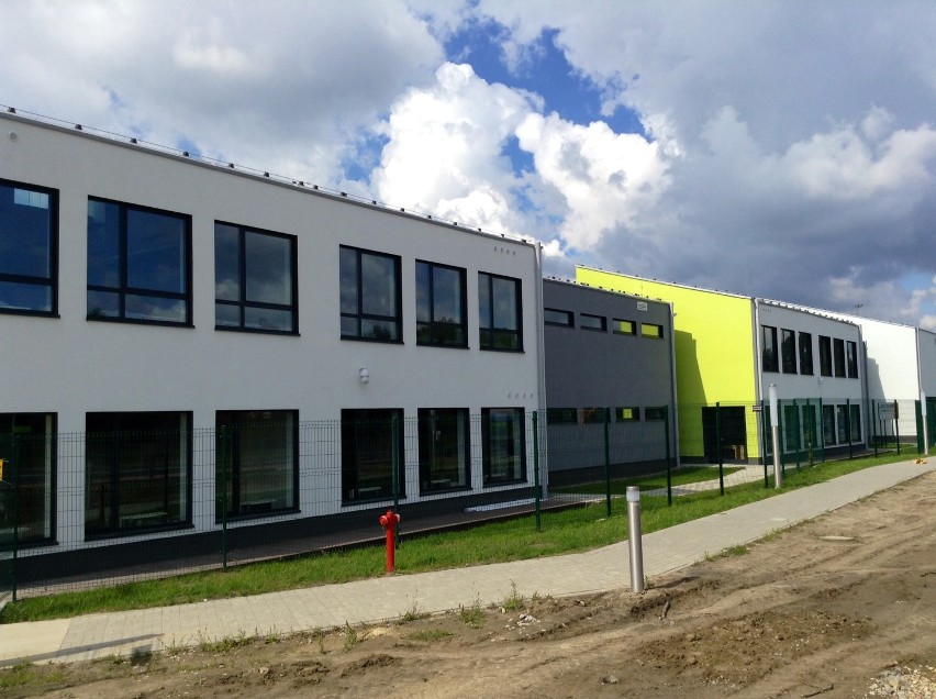 Energooszczędny budynek szkoły w Chotomowie należy do...