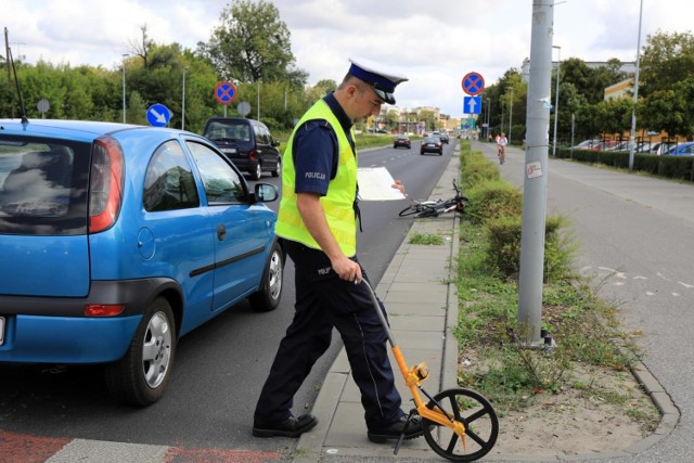 Dziś (piątek, 7 września) około godz. 13 na ulicy Artyleryjskiej w Bydgoszczy doszło do kolizji dwóch samochodów.