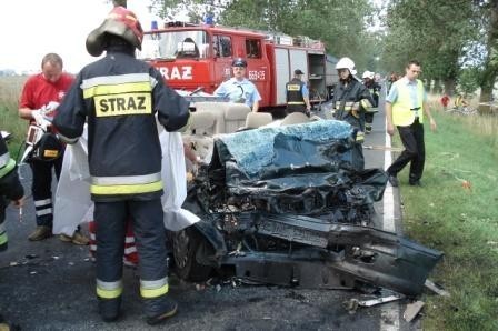 Kierowca rovera i jego dwóch pasażerów zginęło na miejscu