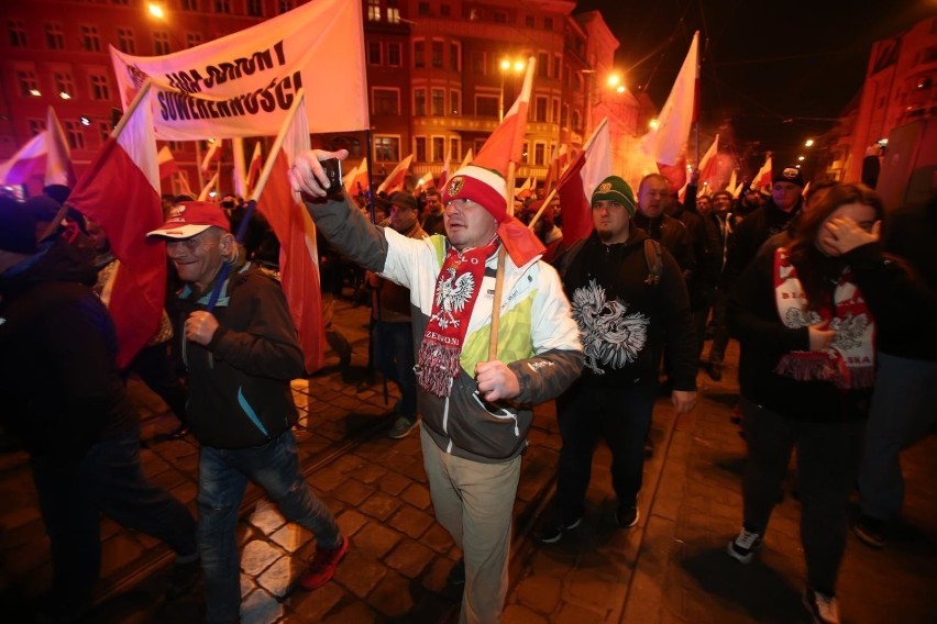 Premier apeluje o powstrzymanie się od uczestnictwa w Marszu...