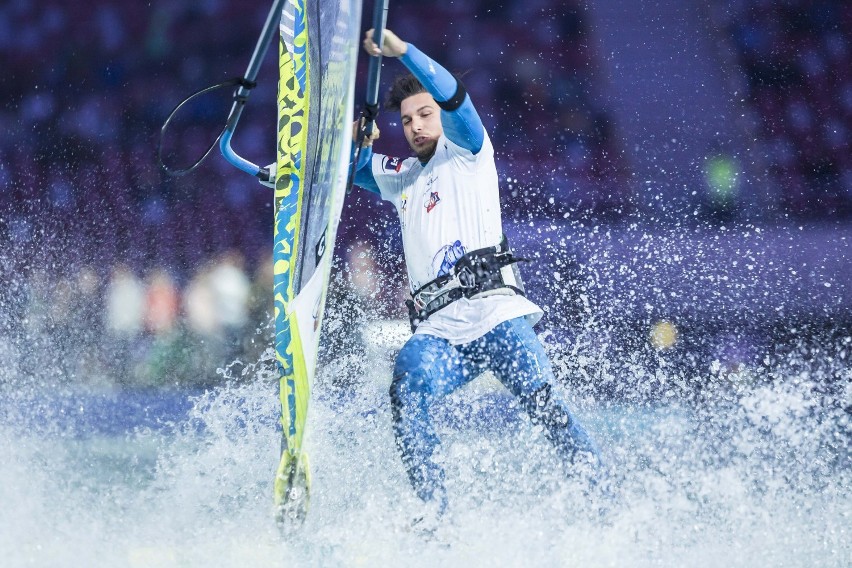 Windsurfing na Narodowym. Zobacz wodne atrakcje! [ZDJĘCIA]