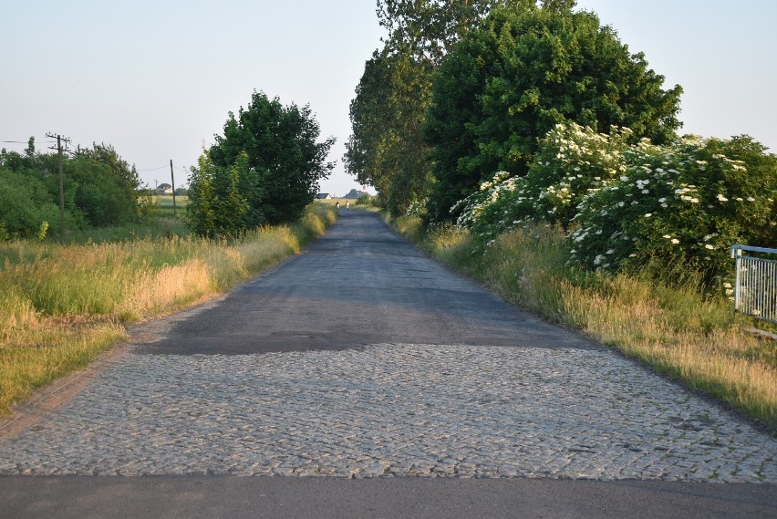 Blisko 500 tys. zł będzie kosztował remont drogi powiatowej Chocz - Białobłoty na odcinku od tzw. mostku na Krzywosądce do skrzyżowania z ulicą Słoneczną w Choczu