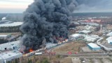 Pożar na terenie zakładów produkcyjnych Cersanit w Starachowicach. Zobacz zdjęcia i zapis transmisji. Raport na bieżąco