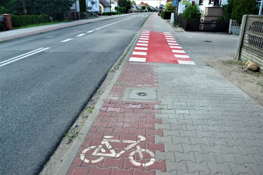 Wyjeżdżając z drogi podporządkowanej trzeba zachować...