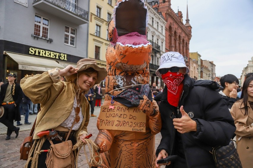 Piernikalia 2023. Zabawa studentów UMK Toruń nie tylko na Bielanach [zdjęcia]