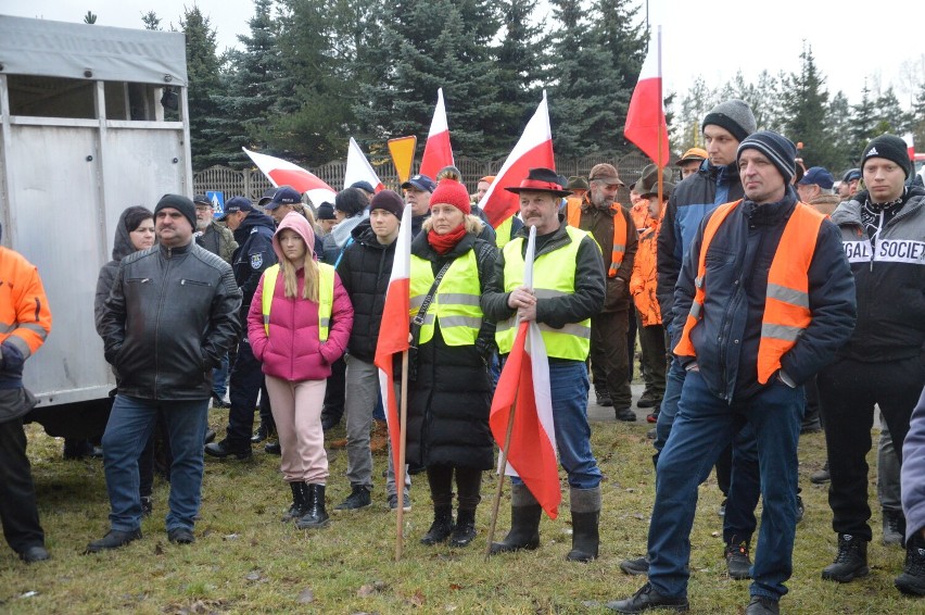 Rolnicy z powiatu chojnickiego rozpoczęli protest