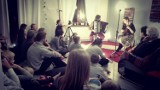 „Granie na dywanie” w Radomiu – ciekawa inicjatywa muzyków. Organizują koncerty w domach