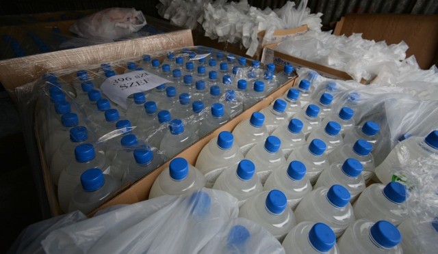 Ponad 7 tys. butelek z mydłem antybakteryjnym zakupiono z budżetu gminy Mogilno