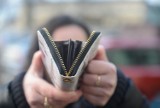 67-latka z Legnicy skusiła się na portfel wypchany pieniędzmi