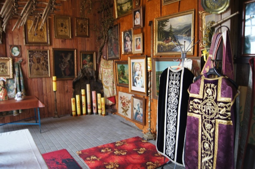 Ksiądz Dobrodziej otworzył muzeum w Krzesinówku 