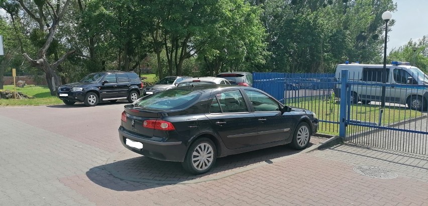 Złe parkowanie w Brodnicy? Zgłoszenia od mieszkańca Brodnicy nie są respektowane? Pytamy w KPP w Brodnicy. Zerknijcie na zdjęcia