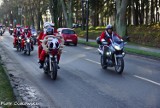 Moto Mikołajki we Władysławowie (2017). Pod kościołem motocykle i kierowcy w przebraniach | ZDJĘCIA