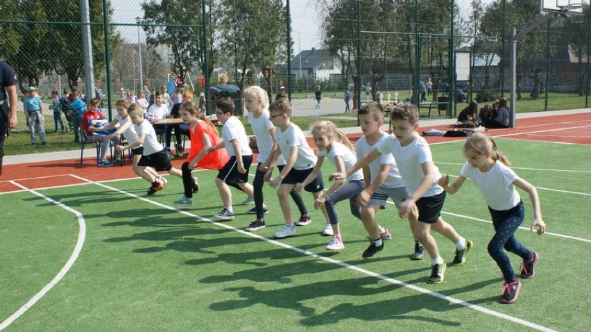 I Międzyszkolne Zawody Lekkoatletyczne w SP 6 w Zduńskiej Woli [zdjęcia]