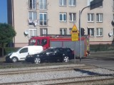 Wypadek na ul. Broniewskiego w Toruniu. Fiat potrącił na pasach trzy osoby [ZDJĘCIA]