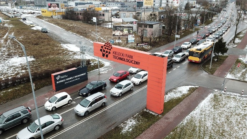 Na ulicy Olszewskiego autobusy muszą stać w korkach na...