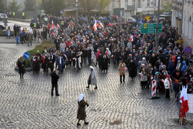 Batalistyczne widowisko i koncert pieśni patriotycznych były ostatnimi akordami Narodowego Święta Niepodległości, połączonych z obchodami 100. rocznicy odzyskania niepodległości.