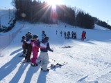 Dzieciaki uczą się jeździć na nartach na Szelmencie [ZDJĘCIA] 
