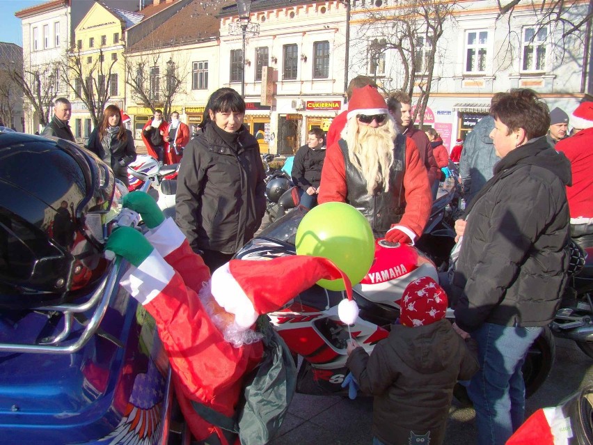 Motomikołaje czyli Mikołaje na motocyklach to impreza, która...
