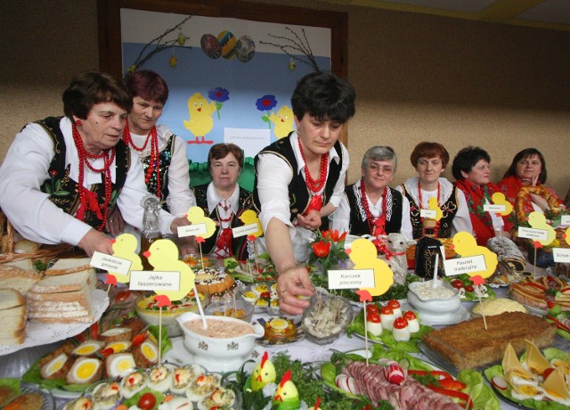 Gospodynie nie wyobrażają sobie ,,świąt z marketu". Swoimi potrawami chwalą się co roku w Moszczenicy&#8233;