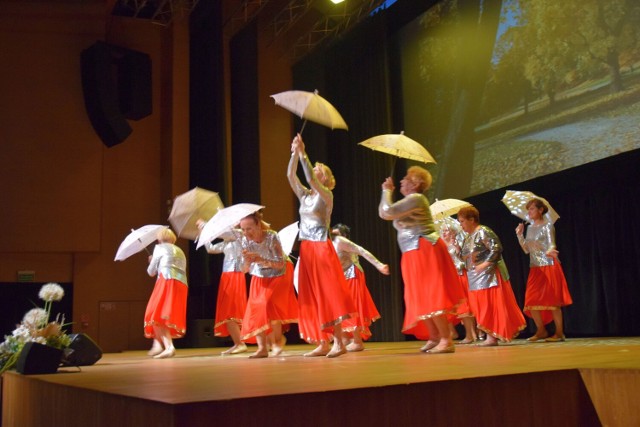 Formacja Ladies Dance oczarowała widownię w Ratuszu m.in. taneczną interpretacją jesieni