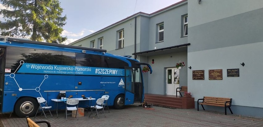 Szczepionkobus przyjechał do gminy Rogowo koło Rypina. Zobacz zdjęcia