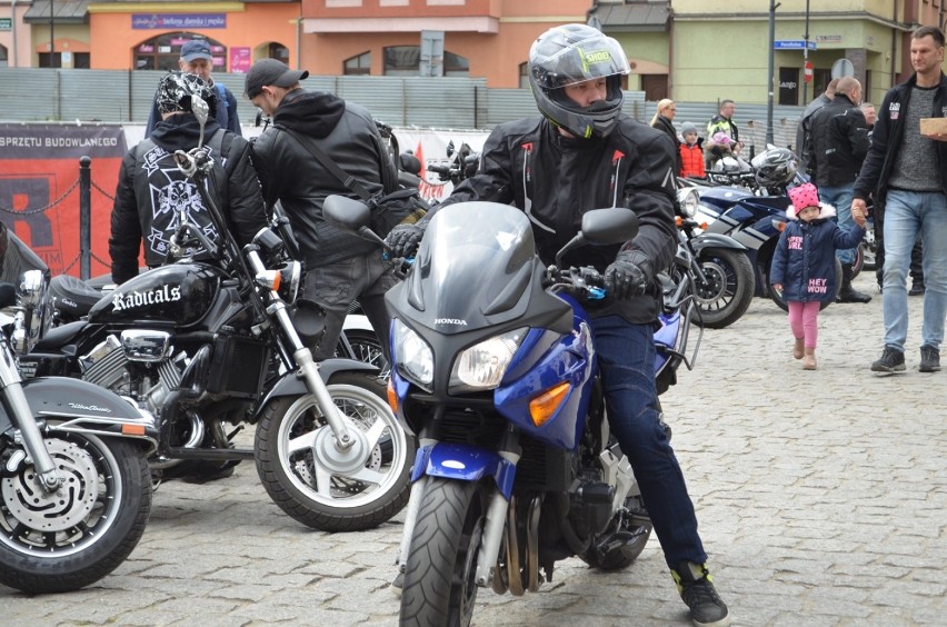 Motokrew na głogowskim rynku. Znajdź się na zdjęciach