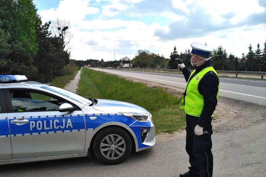 Policjanci z Lipna ukarali aż 22 kierowców mandatami. Akcja w powiecie lipnowskim 