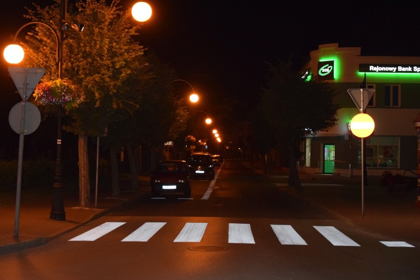 Wieluń w nocnej odsłonie. Tak wygląda miasto po zmroku ZDJĘCIA