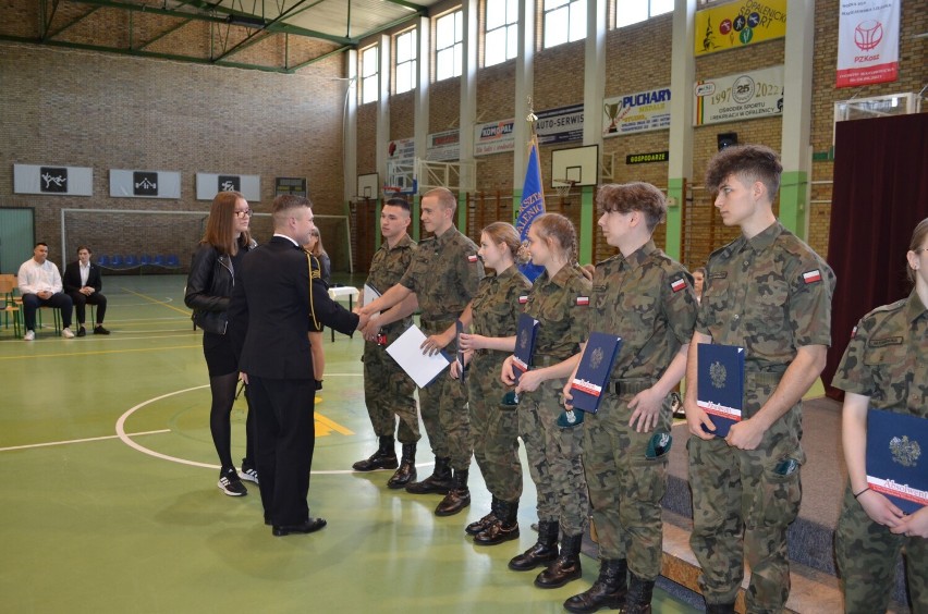 Opalenicka "Mundurówka" zdobyła zaświadczenia i certyfikaty! Gratulujemy! 