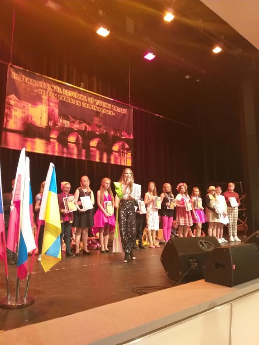 Sukcesy podopiecznych Violetty Ojrzyńskiej na Festiwalu Złote Talenty w Złotej Pradze [ZDJĘCIA]