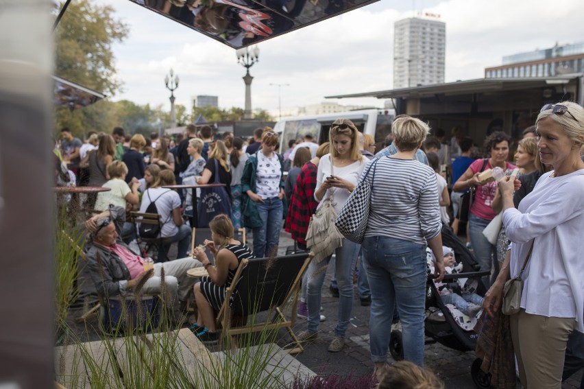 Foodtruckowa Noc Muzeów i dwa dni jedzenia pod Pałacem Kultury!  Plac Defilad, 20-21.05