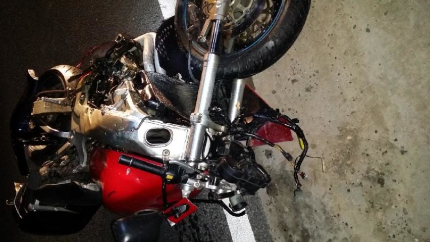 Śmiertelny wypadek motocyklisty w Kozeninie: Po zderzeniu z ciężarówką nie żyje motocyklista