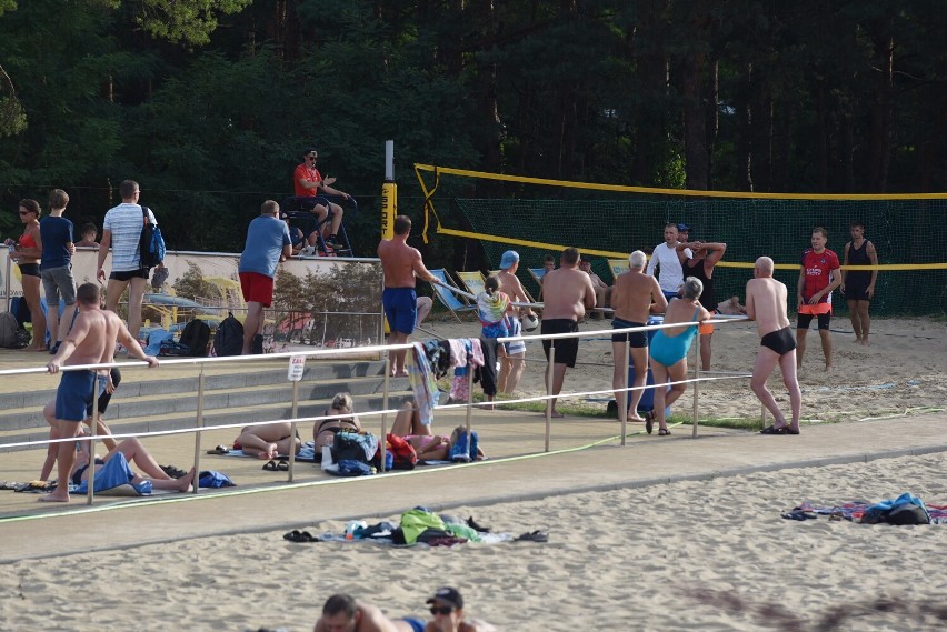 Bukowno. Amatorski turniej siatkówki plażowej na kąpielisku MOSiR. Zobacz ZDJĘCIA