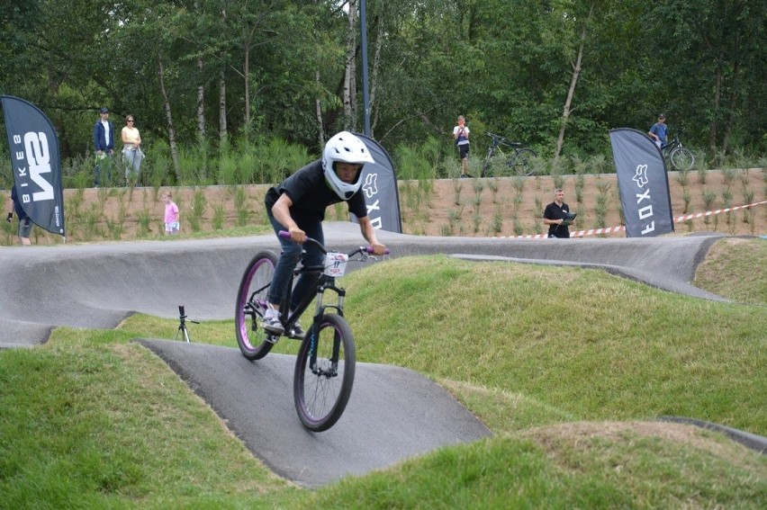 Zawody Nie Pompujesz – Nie Jedziesz na pumptracku w Stalowej Woli. Ścigali się w Parku Zimnej Wody. Zobacz zdjęcia 