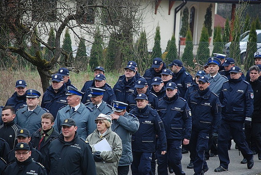 Nabożeństwo drogi krzyżowej w intencji służb mundurowych