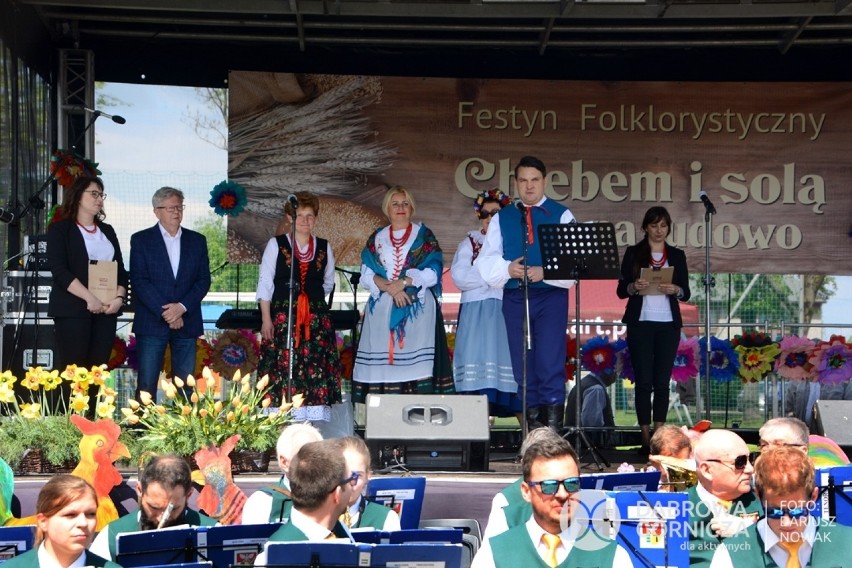 Raz na ludowo, czyli Chlebem i solą w Ujejscu