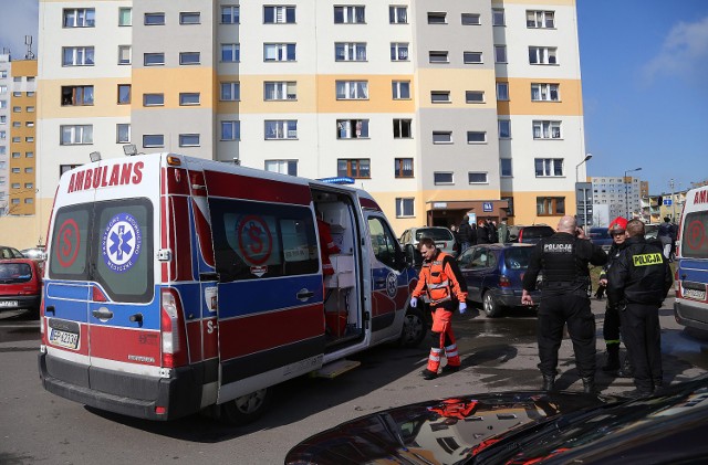 3-letnie dziecko podpaliło szafę w mieszkaniu w wieżowcu przy ul. Słowackiego 144 w Piotrkowie