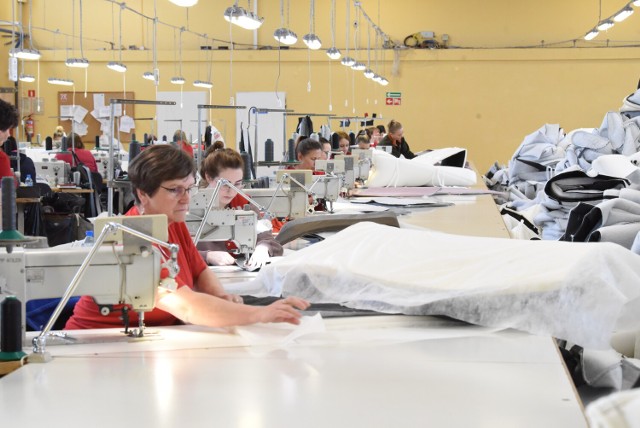 Najwięcej osób zatrudnionych jest w przetwórstwie przemysłowym. Stopa bezrobocia w ubiegłym roku wyniosła 4%, ale w wielu powiatach na Dolnym Śląsku sytuacja jest gorsza. Gdzie najtrudniej o pracę?