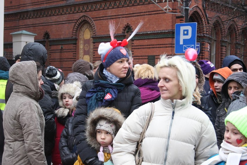 WOŚP 2015 w Toruniu: Wielka ściskawa [ZDJĘCIA]