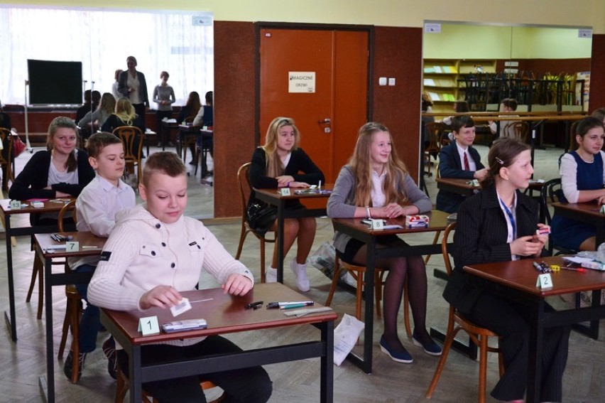 Egzamin szóstoklasistów w Bielsku-Białej już trwa ZDJĘCIA