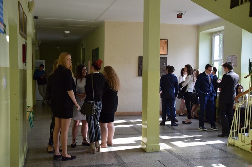 Matura 2018 w II Liceum Ogólnokształcącym w Zduńskiej Woli [zdjęcia]