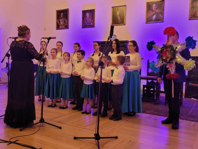 Wystąpił między innymi: chór dziecięco-młodzieżowy parafii prawosławnej Wszystkich Świętych w Białymstoku.