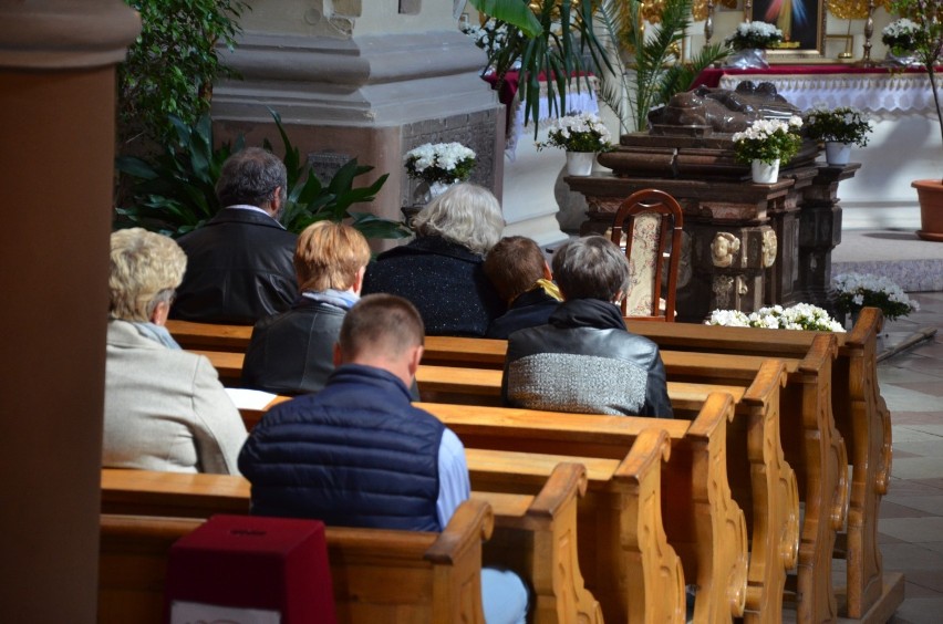 Niedzielna msza święta u bernardynów