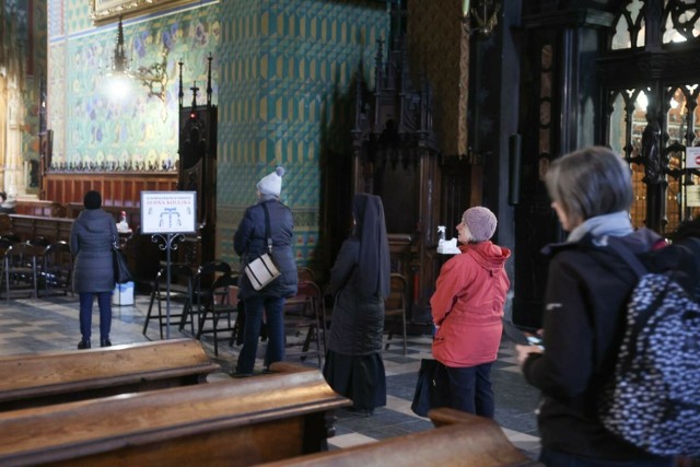 Gdzie i kiedy się wyspowiadać w Krakowie przed Wielkanocą? Przejdź do galerii zdjęć i sprawdź harmonogram spowiedzi w wybranych kościołach