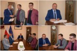 KROTOSZYN: Burmistrz Krotoszyna podpisał umowę na budowę ulic na Parcelkach [ZDJĘCIA]