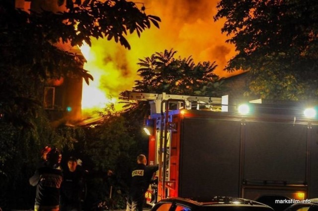 Chełm. Pożar przy ulicy Hrubieszowskiej gasiły dwa zastępy straży pożarnej