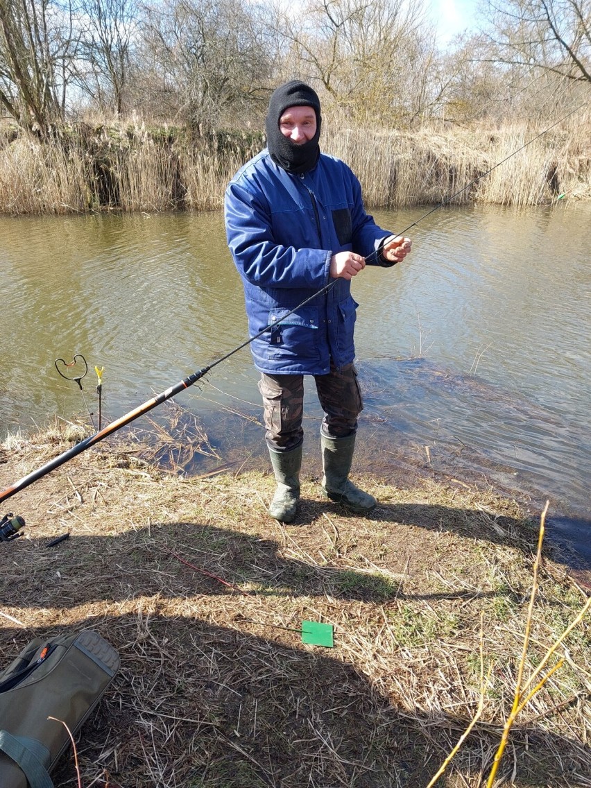 Sezon wędkarski w Zduńskiej Woli rozpoczęty. Na początek zawody koła DK Lokator. Jakie były wyniki? ZDJĘCIA