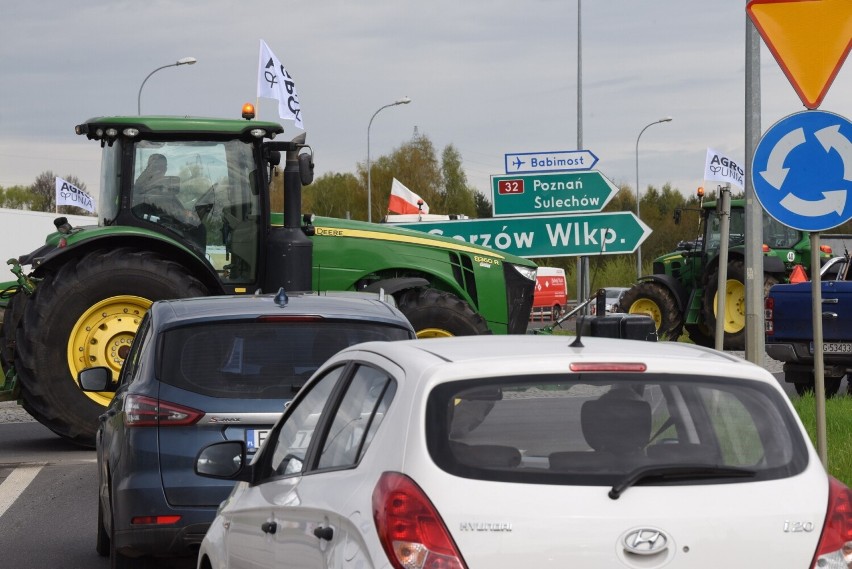 Ruch jest puszczany na kwadrans